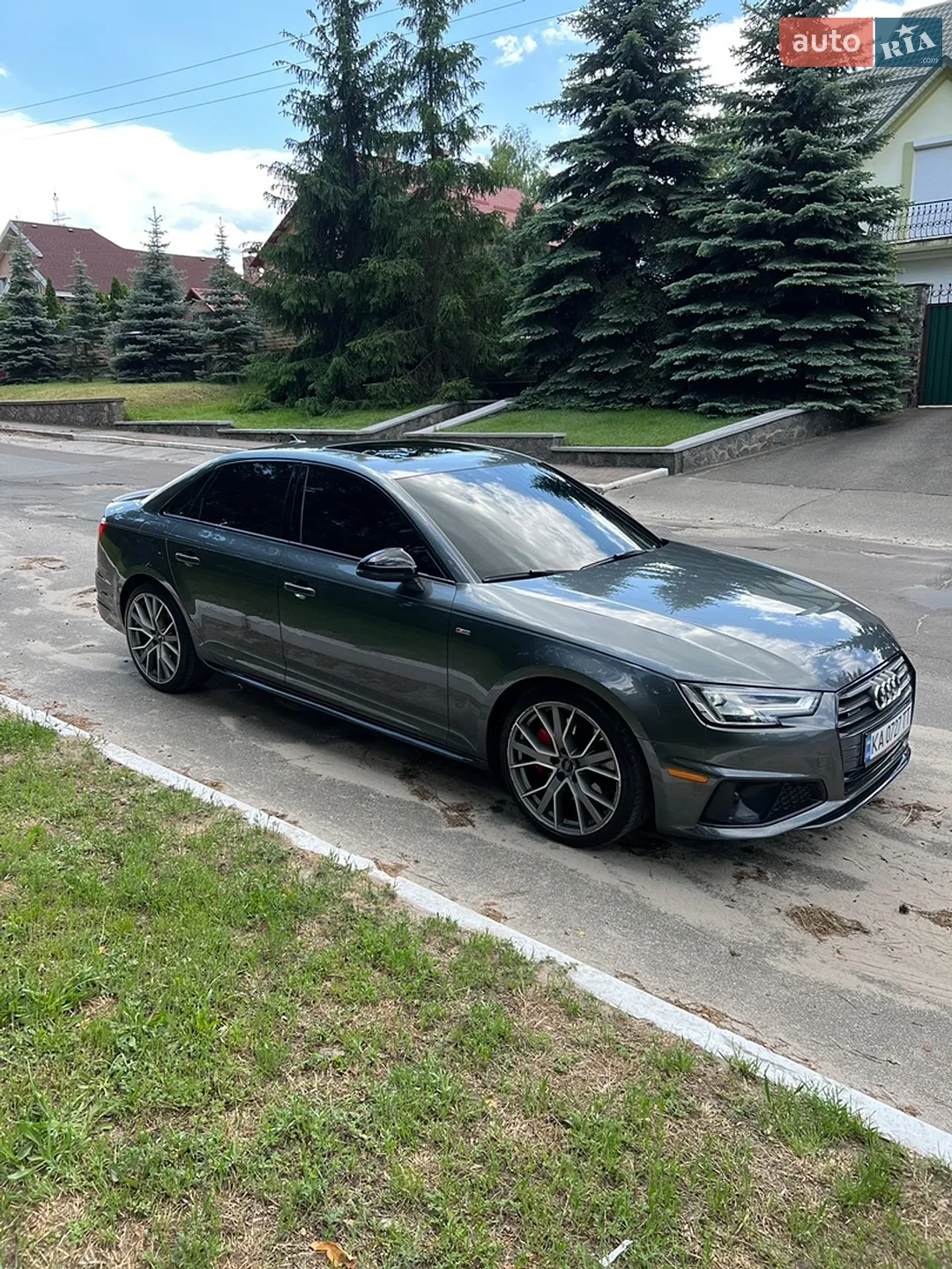 Audi A4 2019 VIN WAUENAF42KN007834 фото оголошення 4 з 5