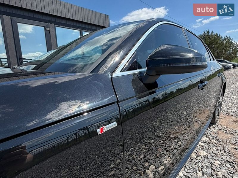Седан Audi A4 2017 в Львові