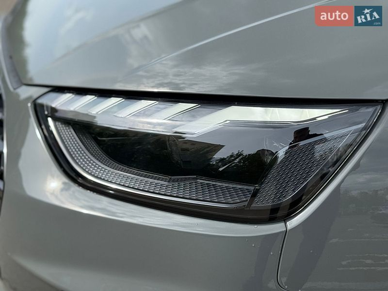 Седан Audi A4 2021 в Києві