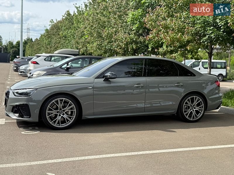 Седан Audi A4 2021 в Києві