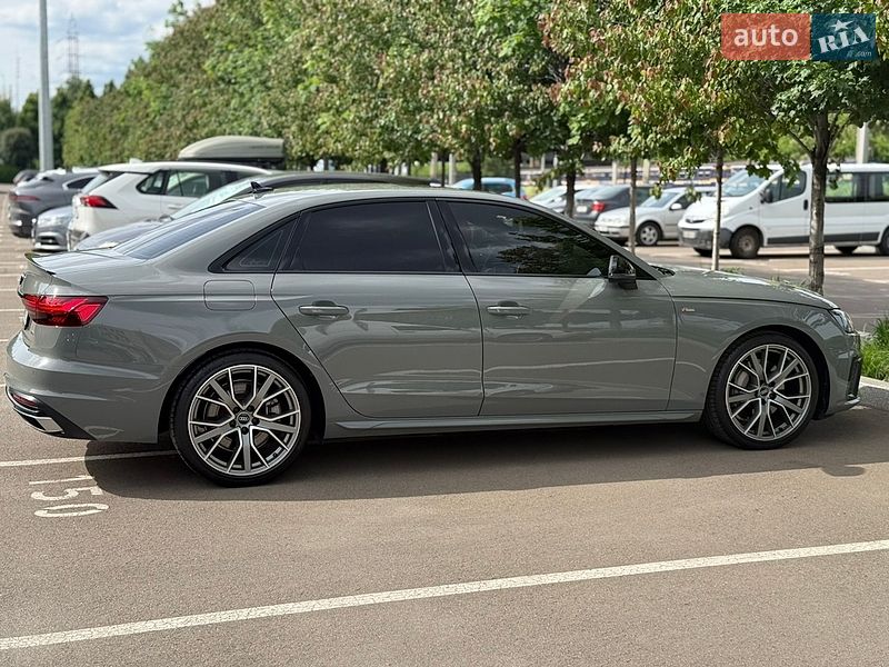 Седан Audi A4 2021 в Києві