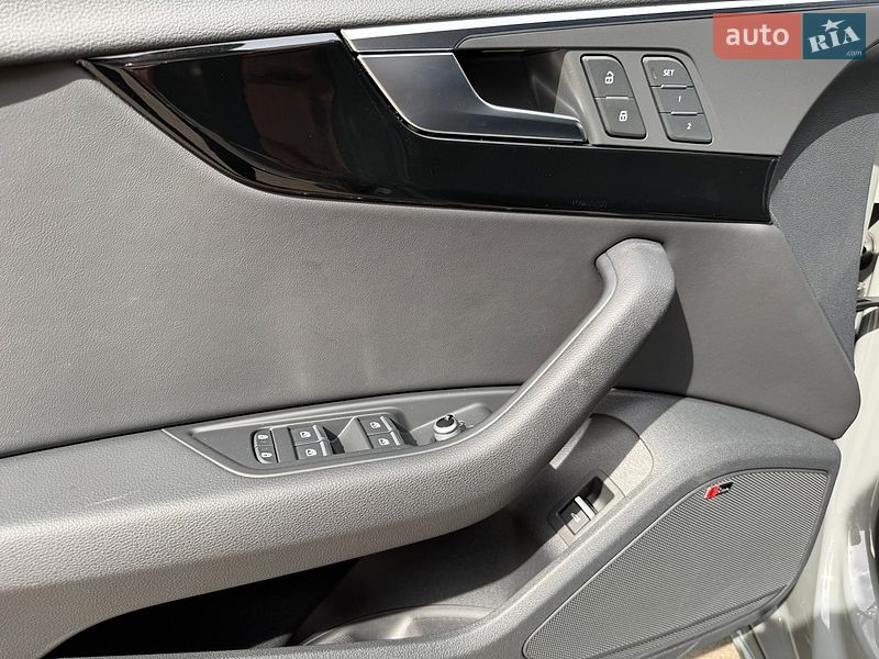 Седан Audi A4 2021 в Києві