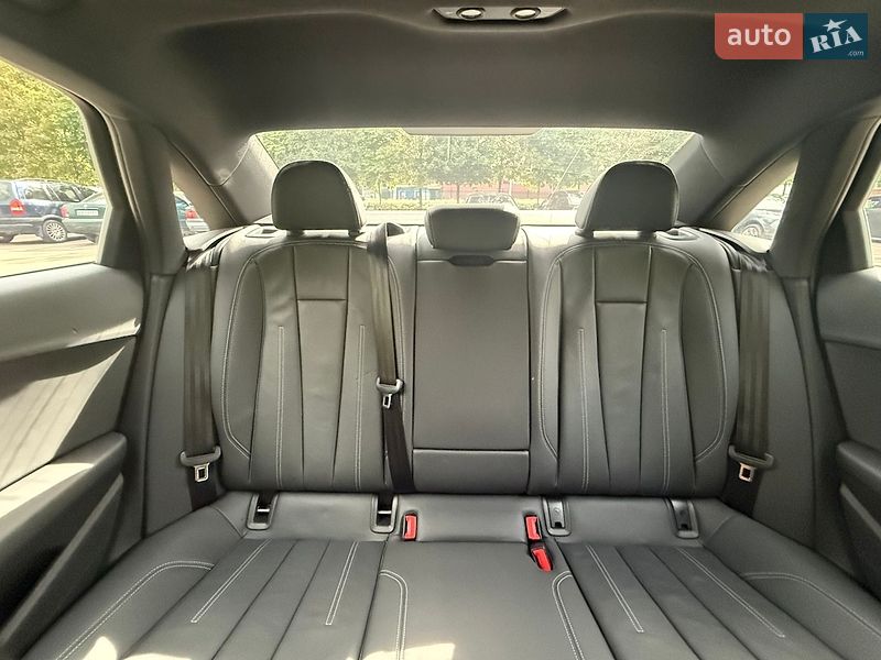 Седан Audi A4 2021 в Києві