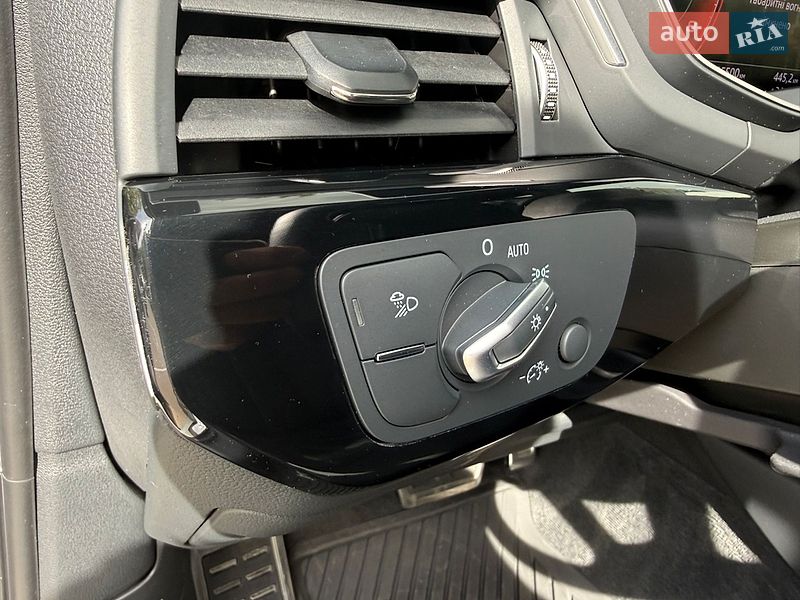 Седан Audi A4 2021 в Києві