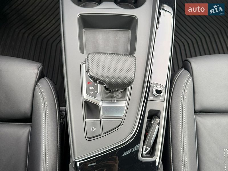 Седан Audi A4 2021 в Києві