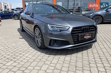 Audi A4  2019