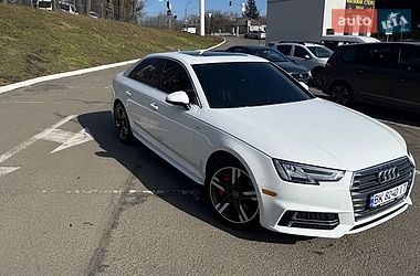 Audi A4  2016