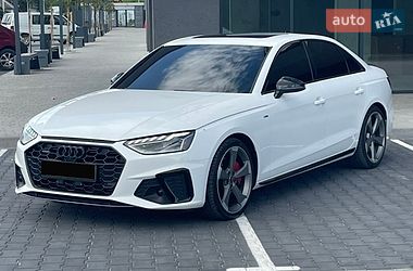 Audi A4  2023