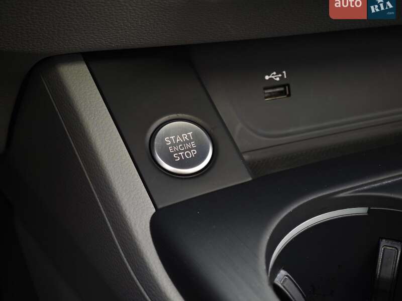 Седан Audi A4 2019 в Харькове