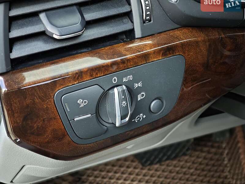 Седан Audi A4 2019 в Харькове