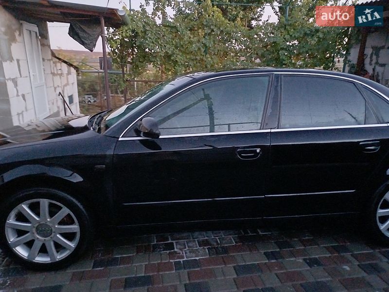 Седан Audi A4 2001 в Кельменцях