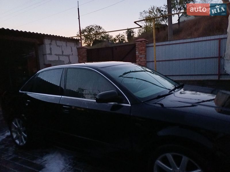 Седан Audi A4 2001 в Кельменцях