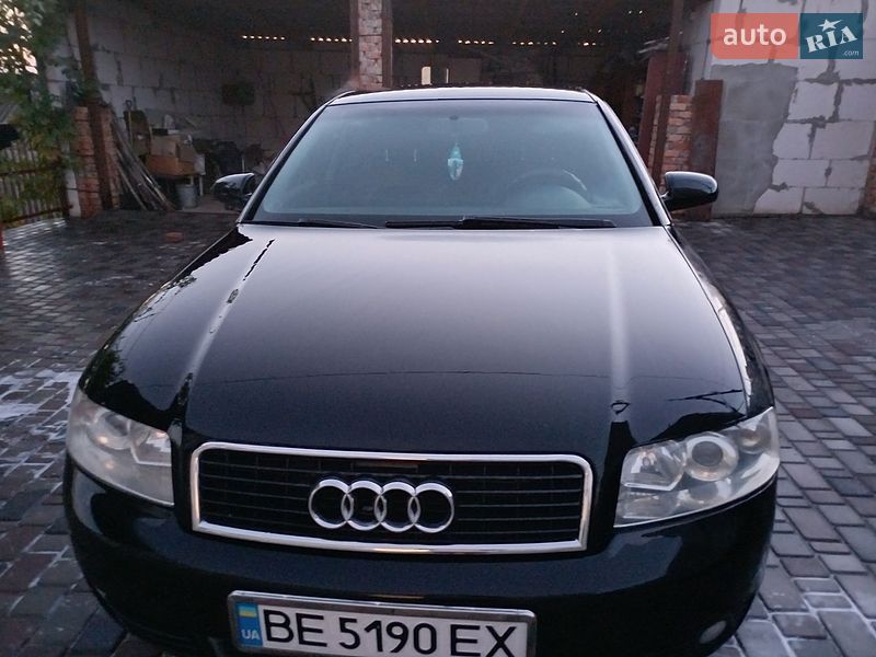 Седан Audi A4 2001 в Кельменцях