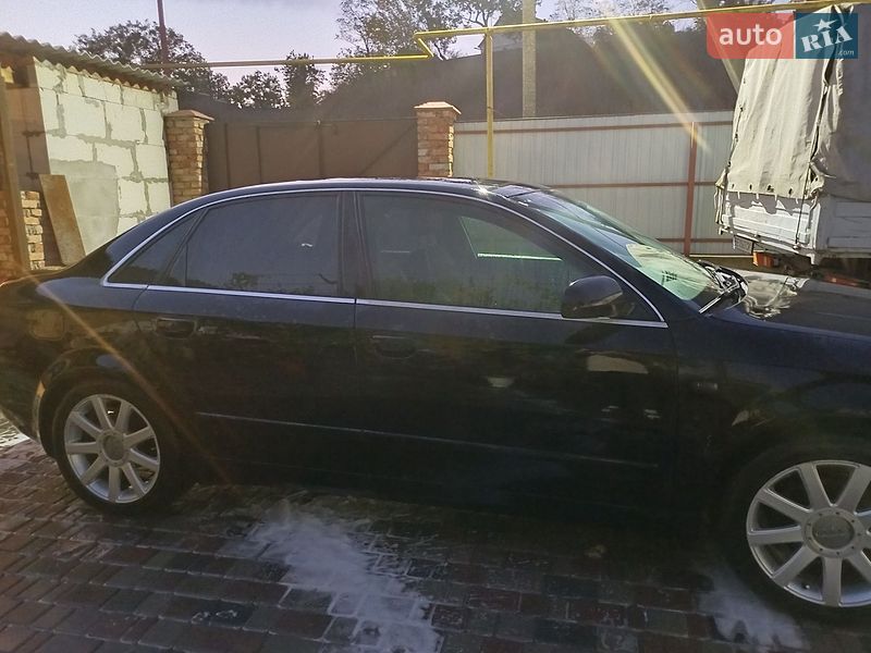Седан Audi A4 2001 в Кельменцях