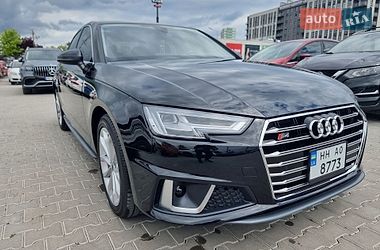 Audi A4 2019