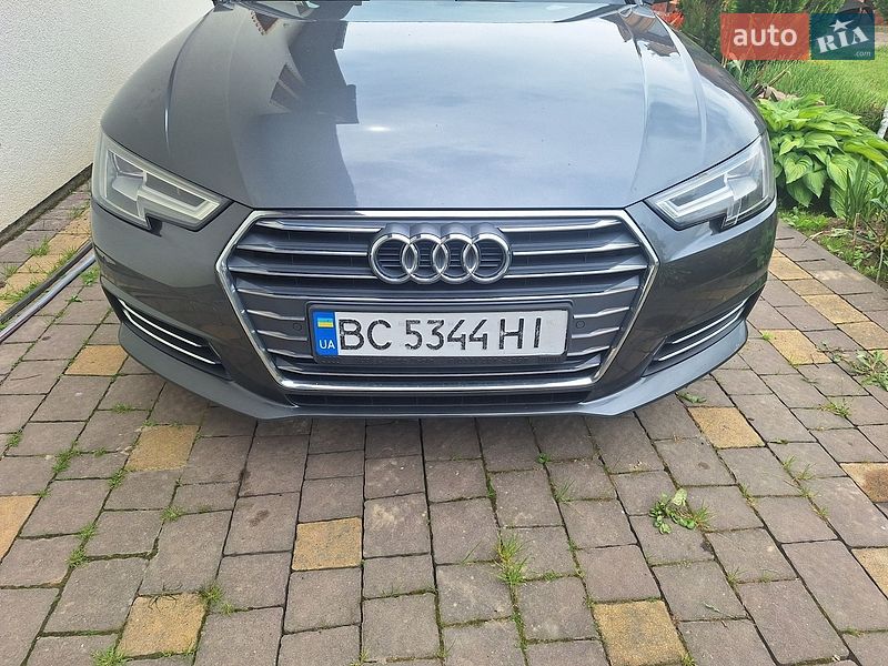 Седан Audi A4 2018 в Львові