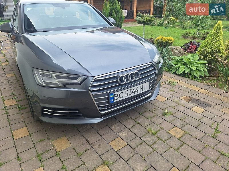 Седан Audi A4 2018 в Львові