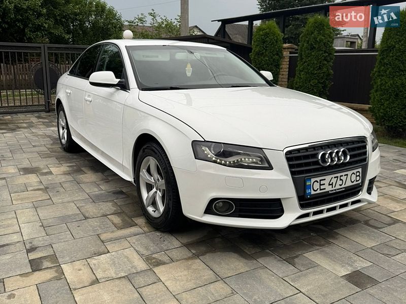 Седан Audi A4 2011 в Сторожинце