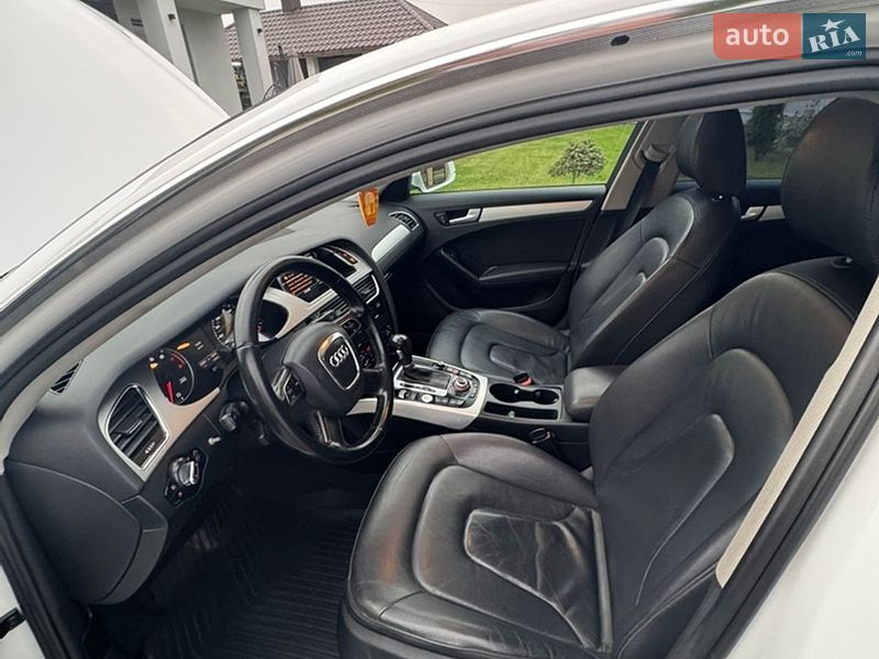 Седан Audi A4 2011 в Сторожинце