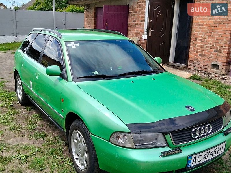 Універсал Audi A4 1996 в Луцьку