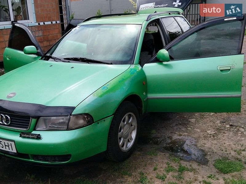 Універсал Audi A4 1996 в Луцьку