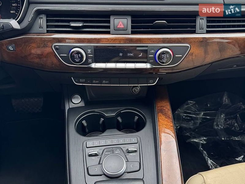 Седан Audi A4 2016 в Киеве