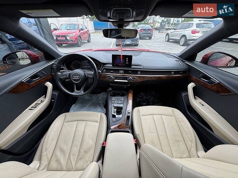 Седан Audi A4 2016 в Киеве