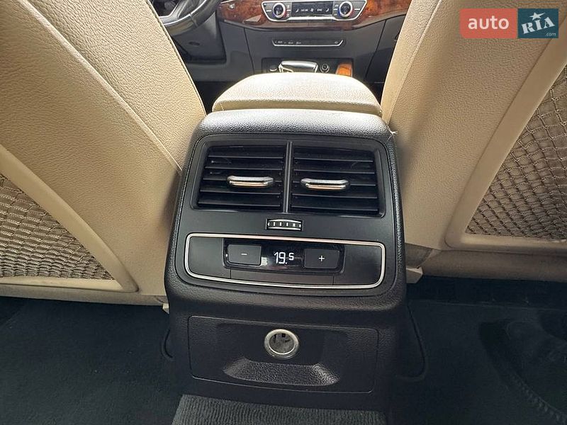 Седан Audi A4 2016 в Киеве
