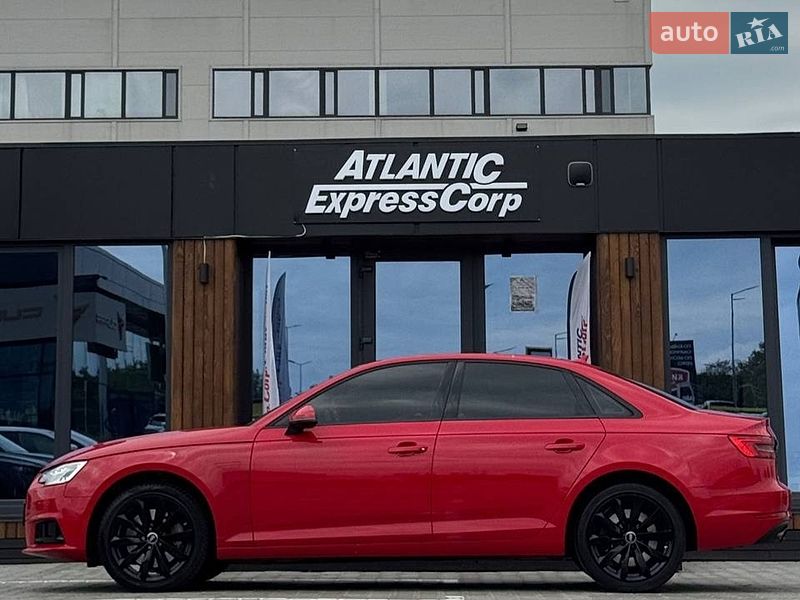 Седан Audi A4 2016 в Киеве