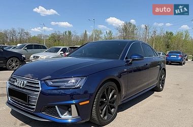 Audi A4  2019