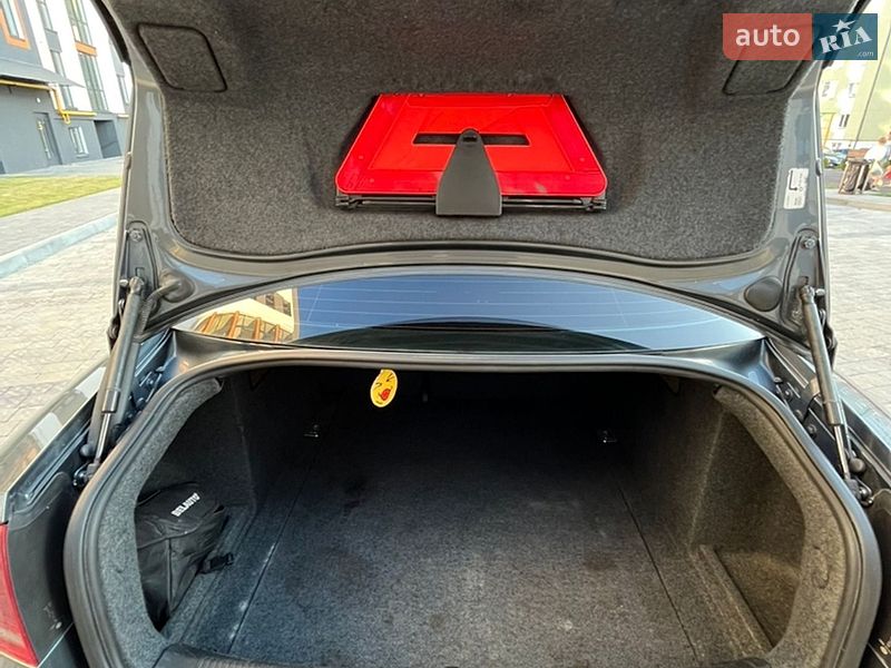 Седан Audi A4 2005 в Сокале