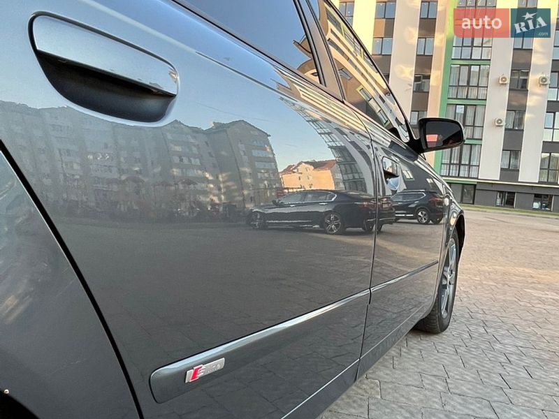 Седан Audi A4 2005 в Сокале