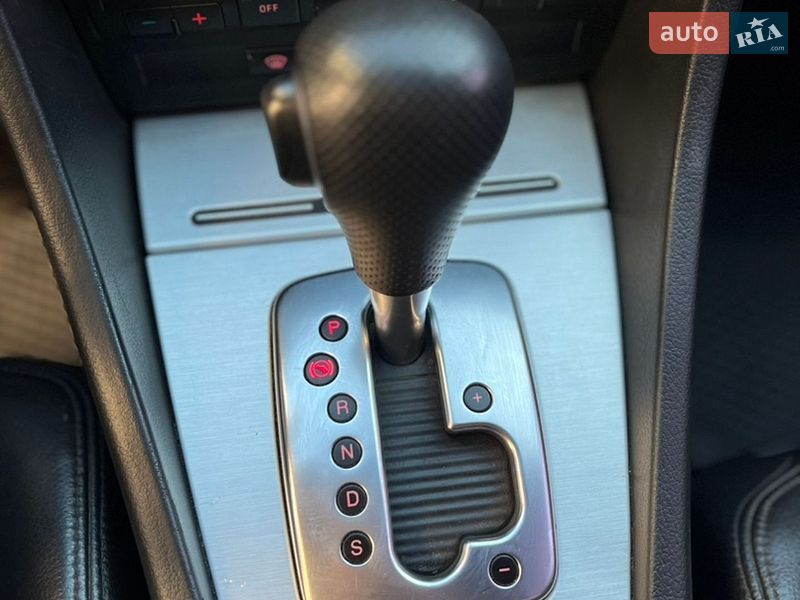 Седан Audi A4 2005 в Сокале