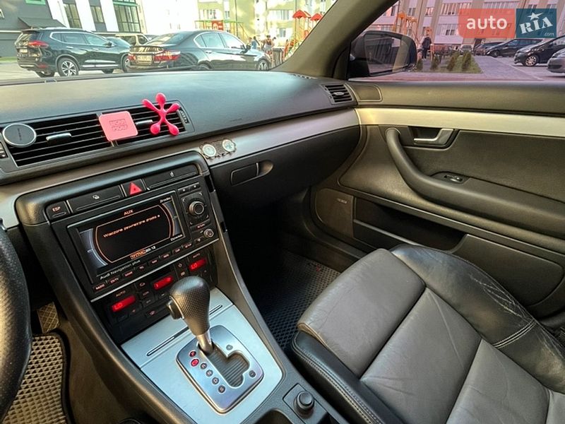 Седан Audi A4 2005 в Сокале