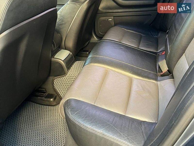 Седан Audi A4 2005 в Сокале