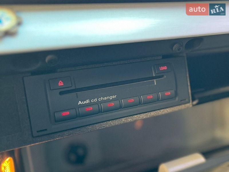 Седан Audi A4 2005 в Сокале