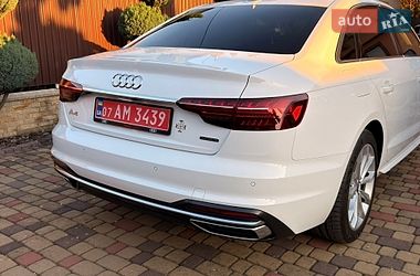 Седан Audi A4 2020 в Мукачево