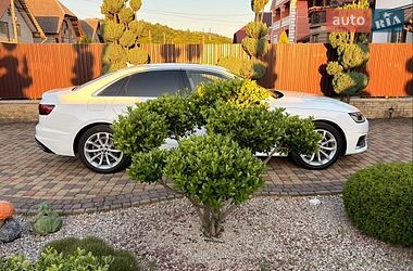 Седан Audi A4 2020 в Мукачево