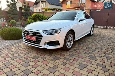Седан Audi A4 2020 в Мукачево