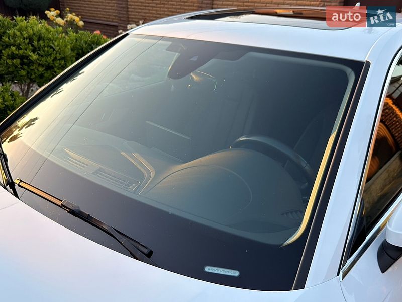 Седан Audi A4 2020 в Мукачево