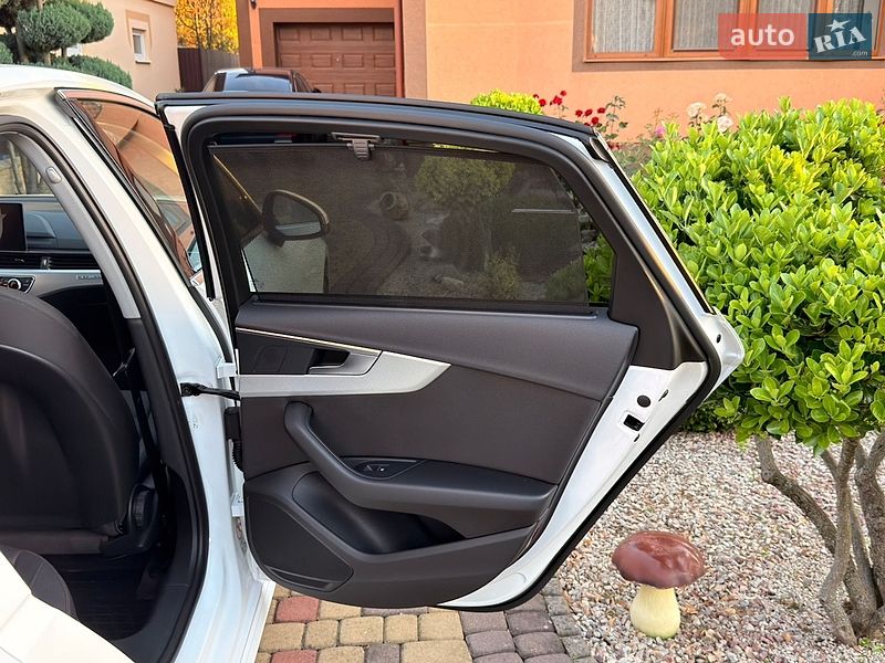 Седан Audi A4 2020 в Мукачево