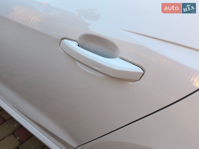 Седан Audi A4 2020 в Мукачево