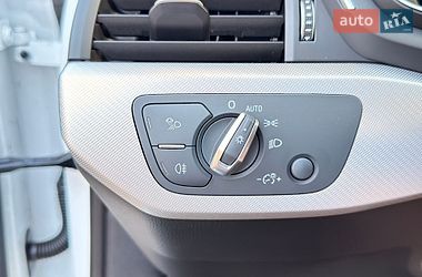 Седан Audi A4 2020 в Мукачево