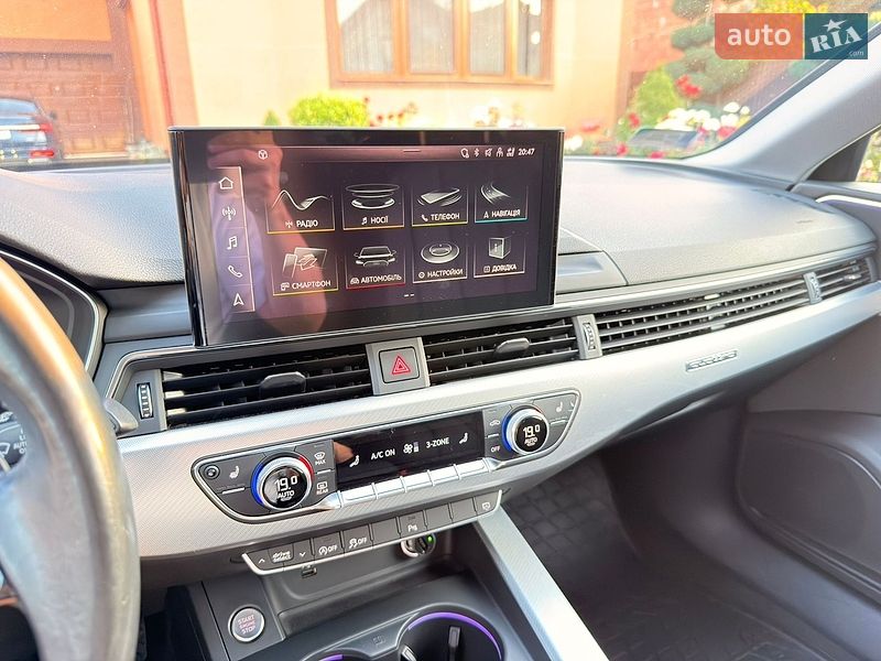 Седан Audi A4 2020 в Мукачево