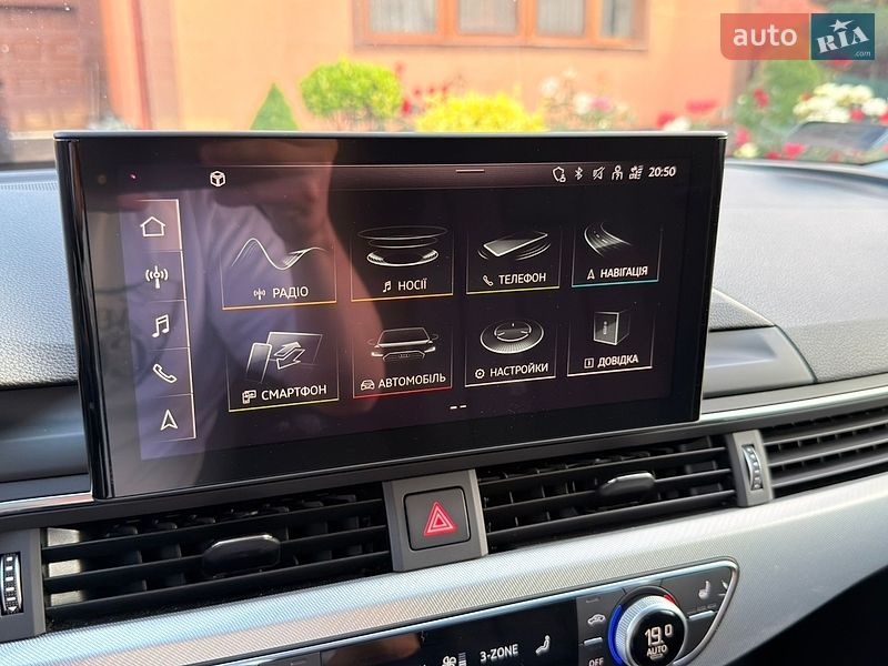 Седан Audi A4 2020 в Мукачево
