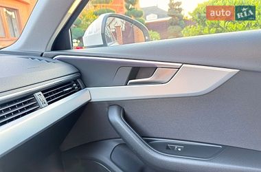 Седан Audi A4 2020 в Мукачево