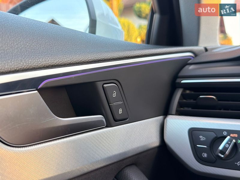 Седан Audi A4 2020 в Мукачево