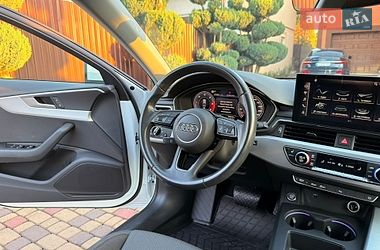 Седан Audi A4 2020 в Мукачево