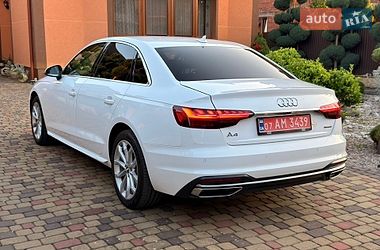 Седан Audi A4 2020 в Мукачево