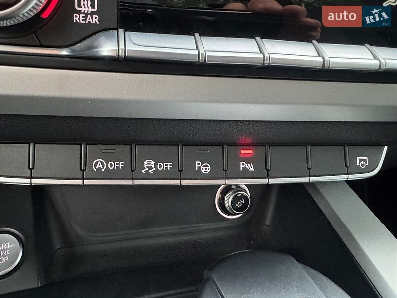 Седан Audi A4 2016 в Мукачево